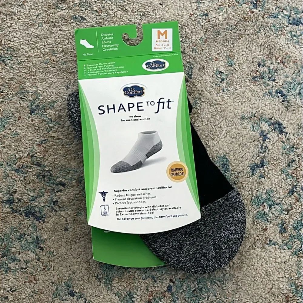 NWT Dr. Comfort Shape to a fit no show bamboo charcoal socks